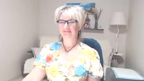 Snapshot of leilamays chatting on 06.19.26 Leila Kinky online show from 06.19.26