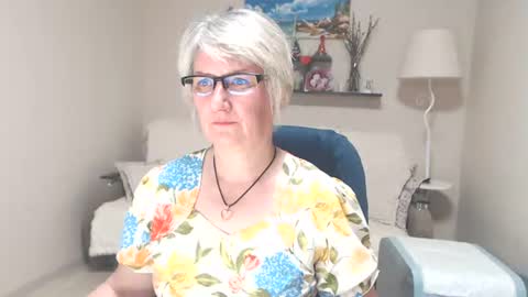 Snapshot of leilamays chatting on 06.20.26 Leila Kinky online show from 06.20.26