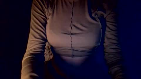 LeilaMeow97 online show from 09.28.25