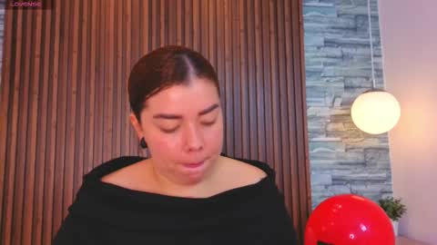 leilapons online show from 02.15.26