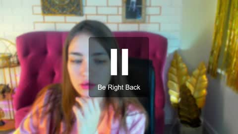 Snapshot of leilarai chatting on 02.04.25 Leila Rai online show from 02.04.25