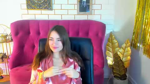 Snapshot of leilarai chatting on 02.04.25 Leila Rai online show from 02.04.25
