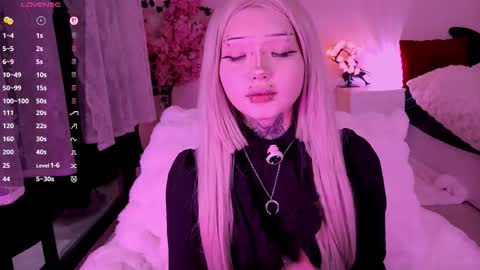 Snapshot of lein_bone chatting on 02.27.26 Lein online show from 02.27.26