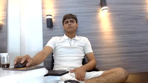 Snapshot of lelehott01 chatting on 06.23.26 lelehott01 online show from 06.23.26
