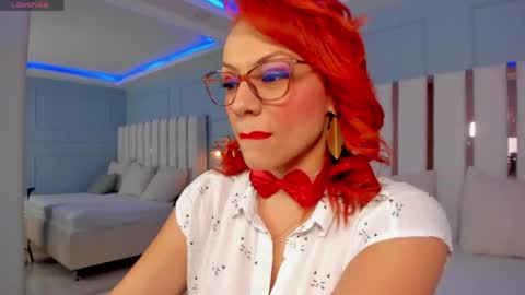 Snapshot of leloo_swift chatting on 05.18.26 Leloo online show from 05.18.26