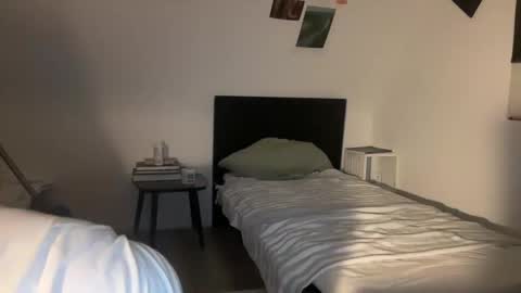 Snapshot of lemon_squeezerr chatting on 09.20.25 lemon_squeezerr online show from 09.20.25