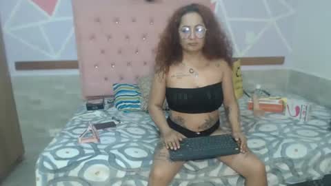 Snapshot of lena_lawson chatting on 12.10.24 lena_lawson online show from 12.10.24