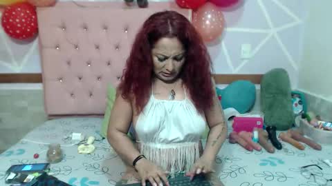 Snapshot of lena_lawson chatting on 09.27.25 lena_lawson online show from 09.27.25