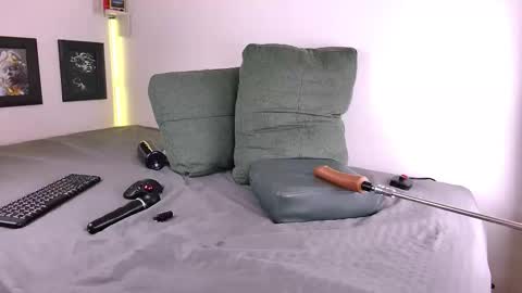 Lenaandwilliam online show from 11.21.25