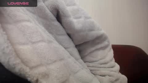 lenagolden online show from 01.31.25