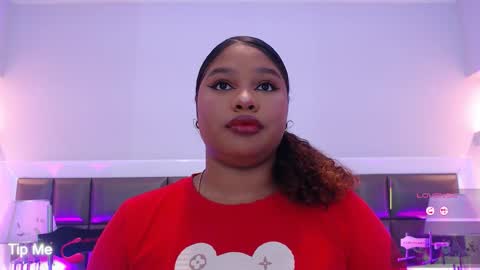 Snapshot of lennaevans chatting on 10.21.25 Lenna online show from 10.21.25