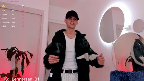 Snapshot of lennercollins_ chatting on 01.25.25 Lenner INDEPENDENT MODEL online show from 01.25.25