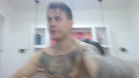 Snapshot of leo_cumming01 chatting on 02.08.25 Yesid online show from 02.08.25