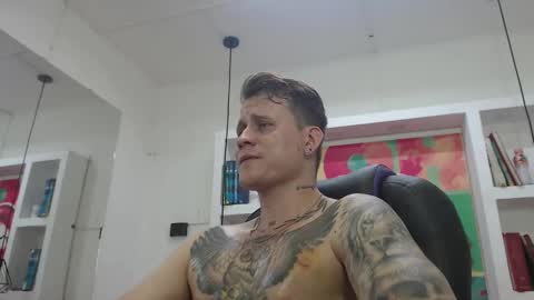 Snapshot of leo_cumming01 chatting on 02.09.25 Yesid online show from 02.09.25