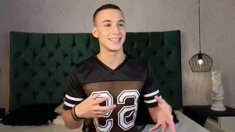 Snapshot of leo_delvey chatting on 03.06.25 leo online show from 03.06.25