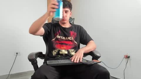 Snapshot of leo_jones389 chatting on 05.19.26 Leo Jones online show from 05.19.26