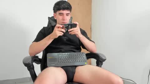 Snapshot of leo_jones389 chatting on 06.02.26 Leo Jones online show from 06.02.26