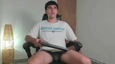 Snapshot of leo_jones389 chatting on 06.04.26 Leo Jones online show from 06.04.26