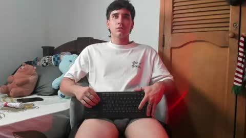 Snapshot of leo_jones389 chatting on 06.26.26 Leo Jones online show from 06.26.26