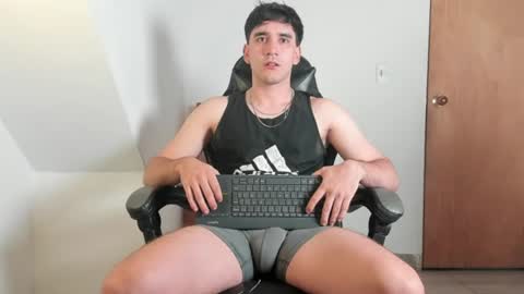Snapshot of leo_jones389 chatting on 07.12.26 Leo Jones online show from 07.12.26