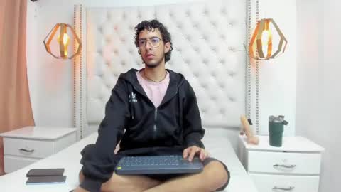 Snapshot of leo_sanz6 chatting on 06.24.26 LEO online show from 06.24.26
