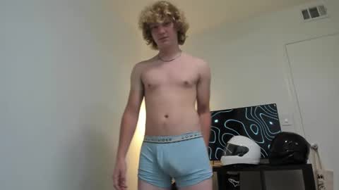 Snapshot of leo_wildd chatting on 09.17.25 leo_wildd online show from 09.17.25