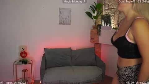 Snapshot of leokitty_ chatting on 01.12.26 leokitty online show from 01.12.26