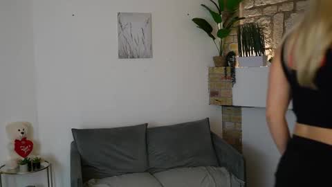 Snapshot of leokitty_ chatting on 02.10.26 leokitty online show from 02.10.26