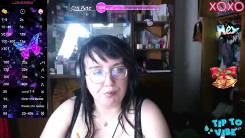 Snapshot of leona_harrison chatting on 12.02.24 Leona Harrison online show from 12.02.24