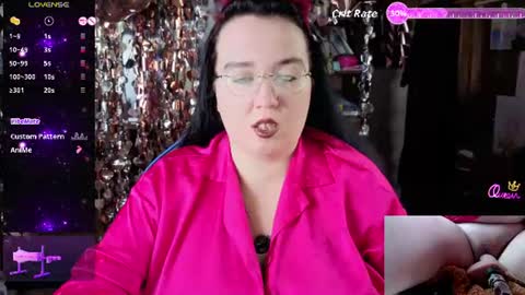 Snapshot of leona_harrison chatting on 06.25.26 Leona Harrison online show from 06.25.26
