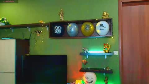 Leona tracie online show from 02.28.26