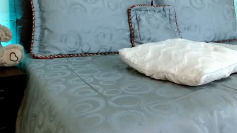 Snapshot of leonacutecam chatting on 01.29.25 LUCY online show from 01.29.25