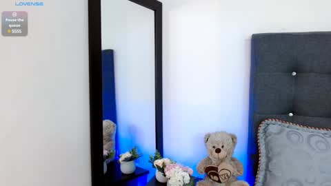 Snapshot of leonacutecam chatting on 01.30.25 LUCY online show from 01.30.25