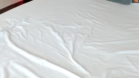 Snapshot of leonacutecam chatting on 02.13.25 LUCY online show from 02.13.25