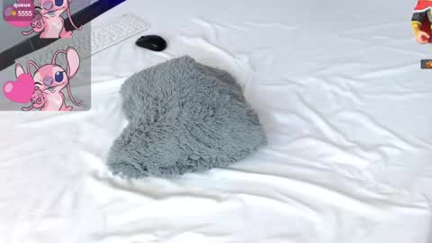 Snapshot of leonacutecam chatting on 02.22.25 LUCY online show from 02.22.25