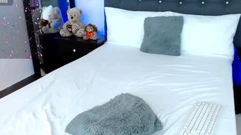 Snapshot of leonacutecam chatting on 03.09.25 LUCY online show from 03.09.25