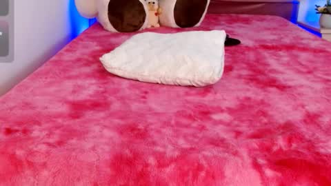 Snapshot of leonacutecam chatting on 09.13.25 LUCY online show from 09.13.25