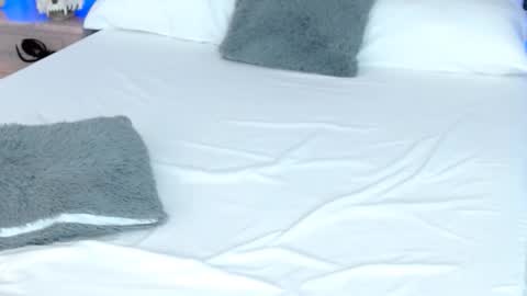 Snapshot of leonacutecam chatting on 10.16.25 LUCY online show from 10.16.25