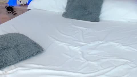 Snapshot of leonacutecam chatting on 10.29.25 LUCY online show from 10.29.25