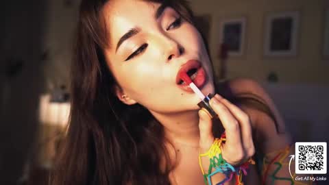 Snapshot of leonamell chatting on 02.22.25 Leo online show from 02.22.25