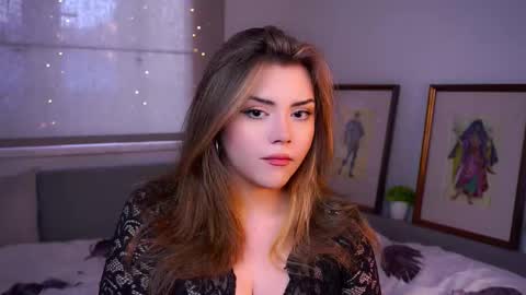 Mia online show from 12.14.25