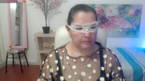 leonela   online show from 02.21.25