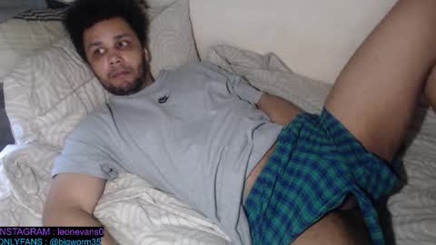 Snapshot of leonevans33 chatting on 02.05.26 LSE online show from 02.05.26