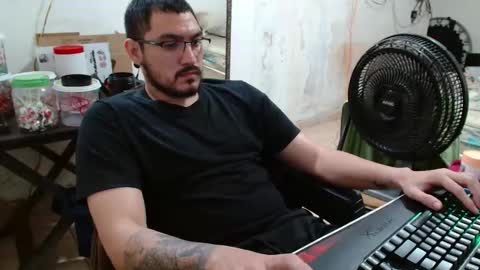 Snapshot of leonino231 chatting on 11.22.25 leonino231 online show from 11.22.25