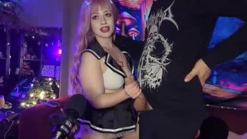 Snapshot of leonita_19 chatting on 12.16.25 Leonita and Leon online show from 12.16.25