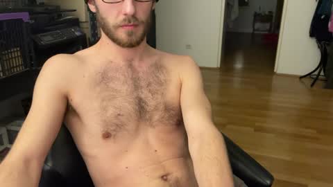 Snapshot of leonvampire chatting on 01.27.25 Leon online show from 01.27.25