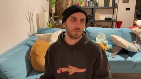 Snapshot of leonvampire chatting on 02.01.25 Leon online show from 02.01.25