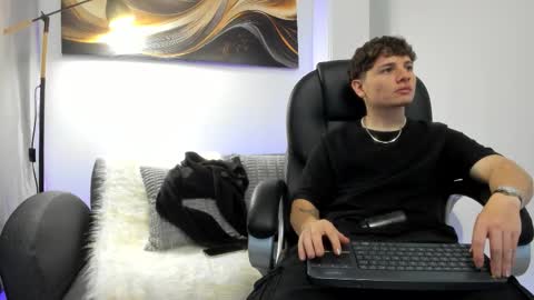 Leo  online show from 11.09.25