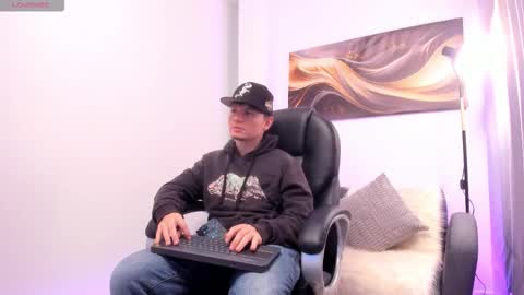 Leo  online show from 11.25.25