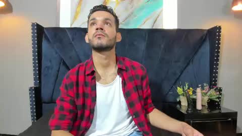 Snapshot of leosaenzz chatting on 07.15.26 LEO SAENZ online show from 07.15.26